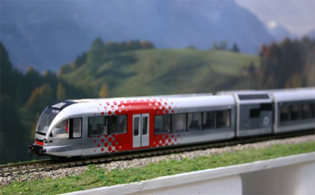 der Triebwagen im Modell